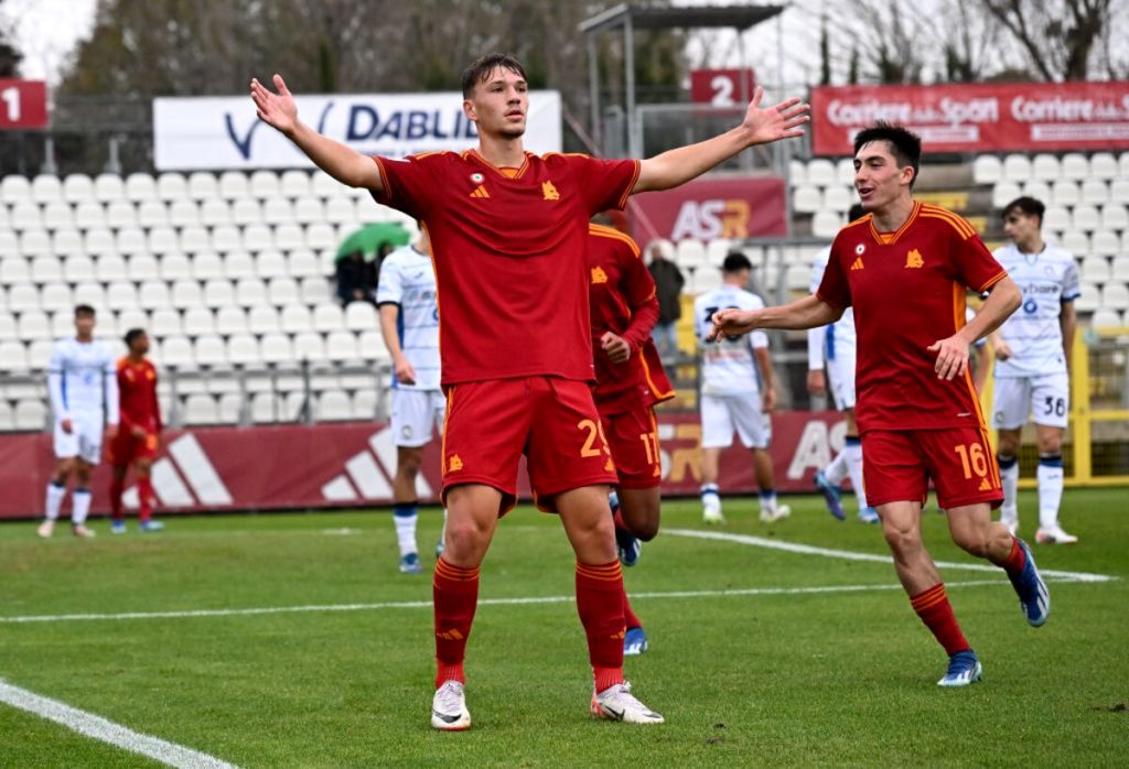 La Roma dei giovani ha il carattere dei grandi, 0-2 al Bologna Primavera in dieci uomini