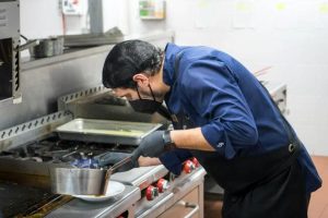 Chiudono bar e mense delle sedi Telecom: a Roma licenziati 94 lavoratori