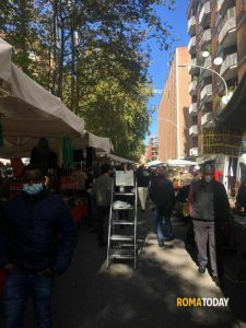 Porta Portese, nuovi orari per i banchi del mercato. La stretta per garantire sicurezza e decoro