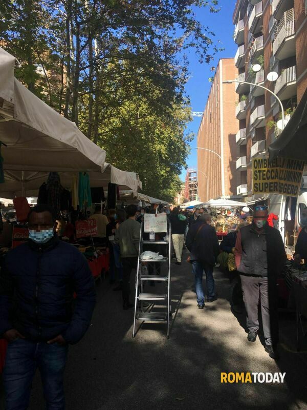Porta Portese, nuovi orari per i banchi del mercato. La stretta per garantire sicurezza e decoro