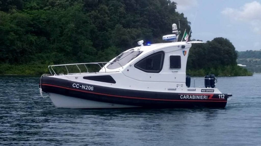 Surfista disperso nel lago di Bracciano, salvato dalla motovedetta dei carabinieri