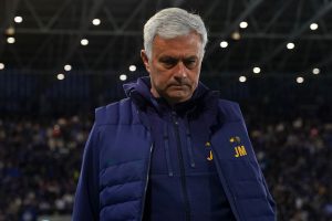 Mourinho esonerato: la reazione dei tifosi sui social