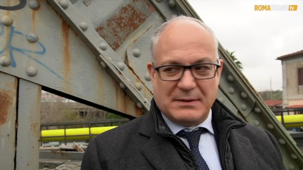 VIDEO | Ponte di Ferro, il sopralluogo del sindaco Gualtieri: "Lavori nei tempi, riaprirà l'8 dicembre"