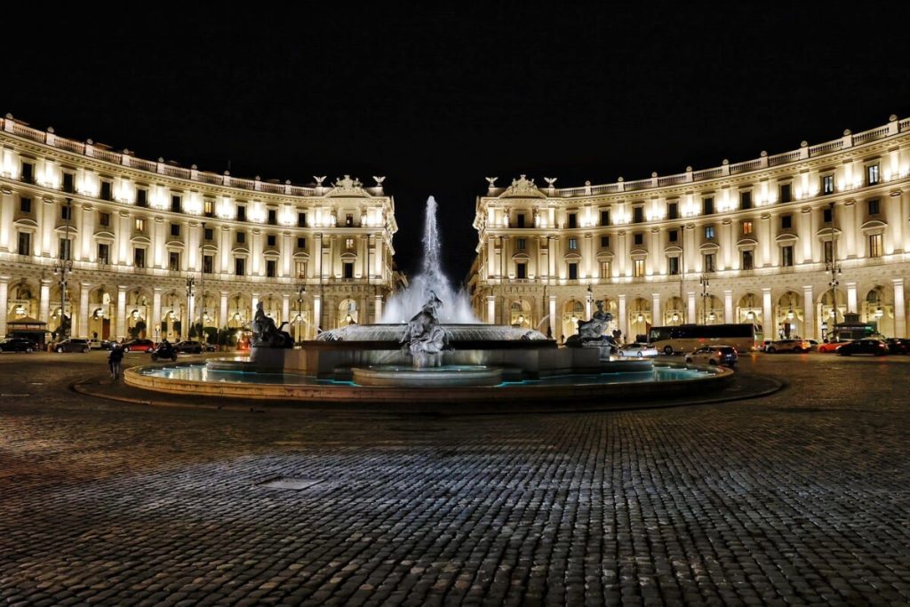 Nuova illuminazione a piazza della Repubblica. È costata 700mila euro