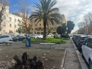 Ostia, fondi straordinari per il piazzale antistante l’isola pedonale: “È troppo degradato”