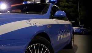 Rapinano un ragazzo in strada per procurarsi una dose di cocaina a Tor Bella Monaca