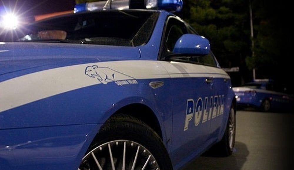 Rapinano un ragazzo in strada per procurarsi una dose di cocaina a Tor Bella Monaca