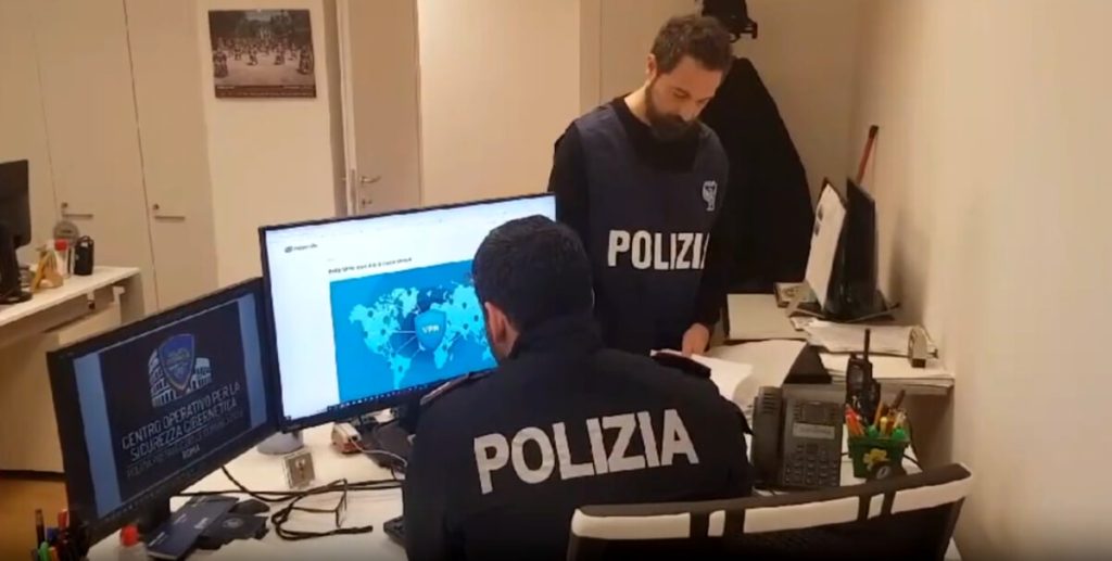 Perseguitava l'ex collega, arrestato 31enne: "La tua fine è vicina, pensati morta"