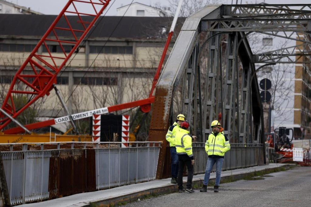 Visite guidate sui cantieri del ponte di Ferro. La proposta a Gualtieri