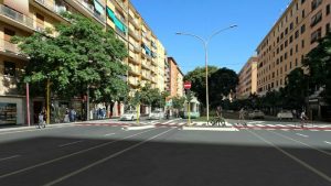 Viale Marconi, niente preferenziale per i bus: le auto restano parcheggiate sullo square centrale