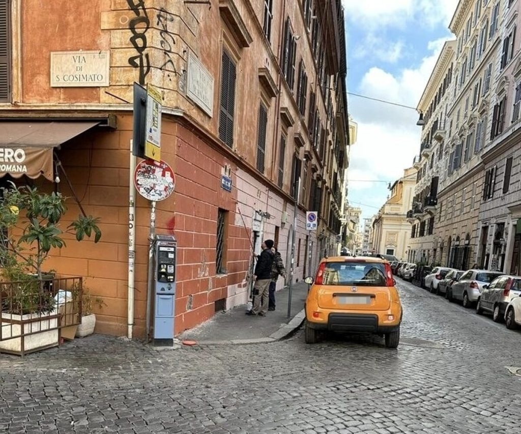 “Muri puliti”: a Trastevere è cominciata la battaglia contro i writer