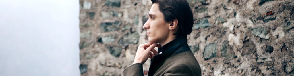 Il pianista filorusso si esibisce in Sapienza. Suonò per i soldati a Mariupol appena rasa al suolo