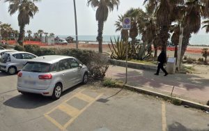 Mancano i mezzi per pulire il lungomare. Insorge l’opposizione “Trattati da cittadini di serie B”