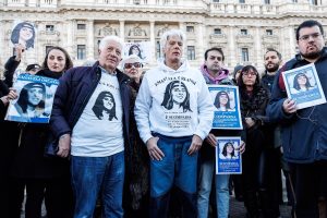 Sit in per Manuela Orlandi a Roma, il fratello Pietro: "Papà Francesco dovrebbe alzare la voce"