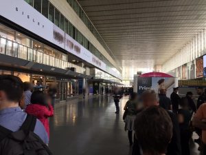 Termini: passeggera derubata della borsa con mille euro al tavolo del ristorante