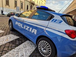 Turiste rapinate a Termini: strappato un bracciale in oro e diamanti mentre rientrano in hotel