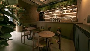 A Roma c’è un’agenzia immobiliare con dentro ristorante e cocktail bar
