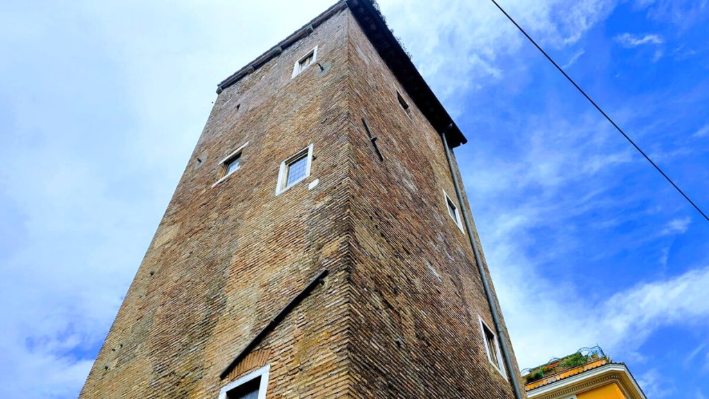 "Non è la Torre Argentina ma del Papito", visita guidata