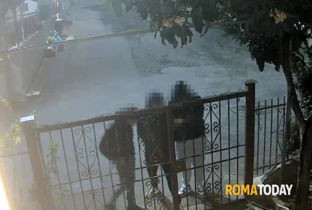 "Ci sono tre uomini che rubano nelle case": l'allarme a Borghesiana, che pensa alle ronde