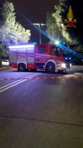 Incendio a Roma, brucia capannone: in fiamme macchinari da lavoro