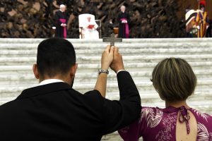 Assessori, ministri, parlamentari. Chi sono i potenti "fedeli" ai neocatecumenali