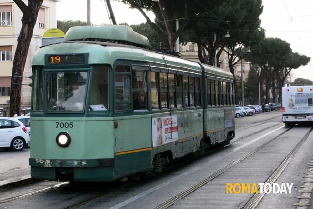 Roma e i tram: il 2 si ferma, il 3 e il 19 dimezzati e l'otto che torna volante