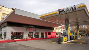 Il più grande chef italiano apre un fast food in uno storico benzinaio di Ostia