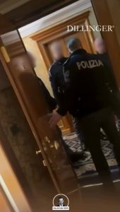 Fabrizio Corona svegliato di notte in hotel a Roma per un avviso di garanzia, ma il processo è a Milano