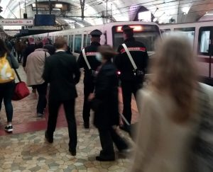 Raffica di furti tra i vagoni delle linee della metropolitana di Roma