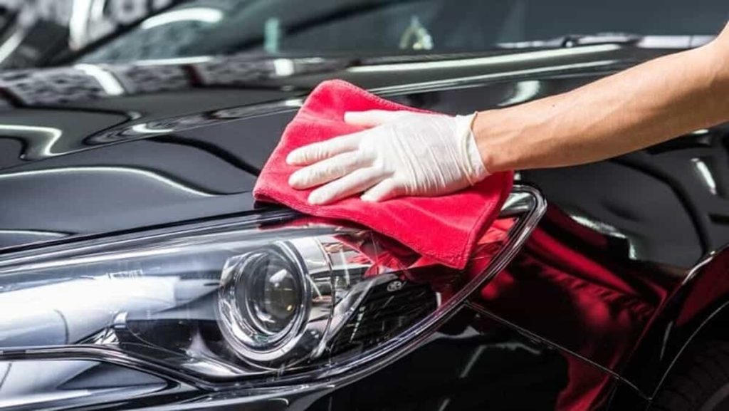 Lavoratori "in nero" in carrozzeria, multa da 10mila euro al meccanico