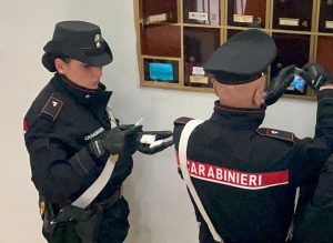 Quarticciolo, la droga per lo spaccio nella cassetta della posta