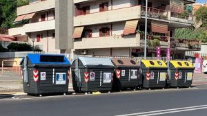 A Roma spesi 25 milioni di euro per affittare i cassonetti. I fari della Corte dei Conti su Ama
