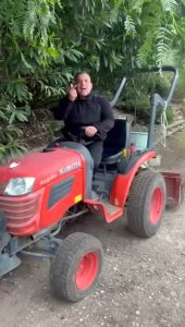 VIDEO | L'ex leader di Forza Nuova sostiene gli agricoltori in marcia a Roma: "Uniti contro Bruxelles"