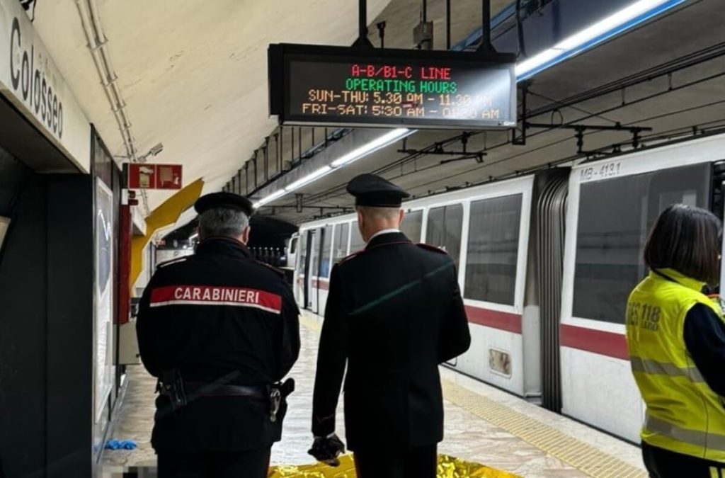 Metro B, investita e uccisa da un treno alla stazione Colosseo. Tratta interrotta
