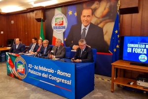 Forza Italia si prepara al congresso. L'operazione Roma porta Tajani in vetta al partito 