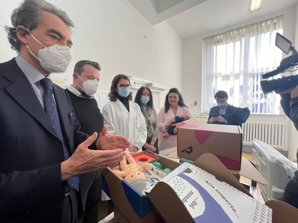 Forum Famiglie e Regione Lazio donano ai bambini nati al San Camillo i kit giochi Montessori