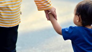 Bimba con due mamme è una cittadina romana, il tribunale dà ragione a Gualtieri e conferma la trascrizione