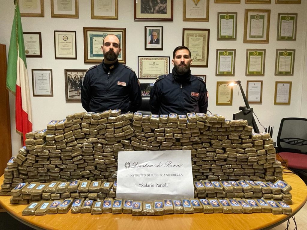 Cinquanta chili di droga per i rampolli della Roma bene: arrestati i fornitori dei "pariolini"