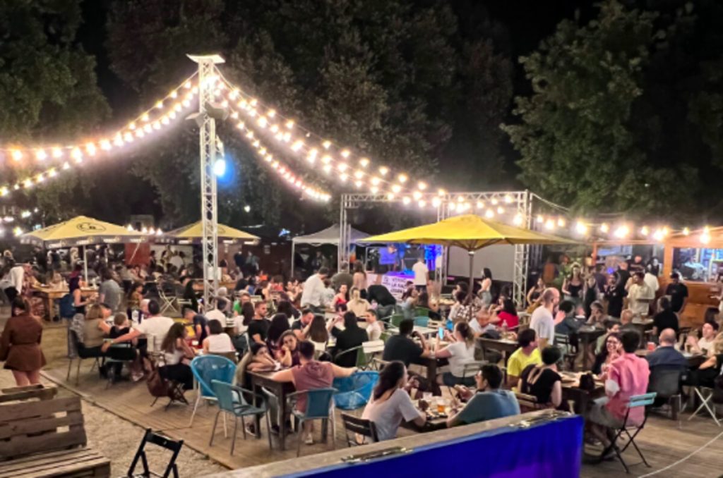 La lunga estate del Giardino Verano non piace a tutti. Presentato un esposto in Procura per il troppo rumore