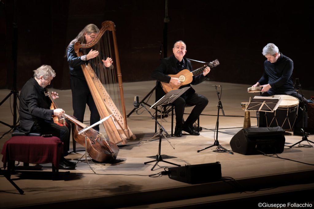 Jordi Savall incanta il pubblico alla I.U.C con il concerto "Folias&Canarios"