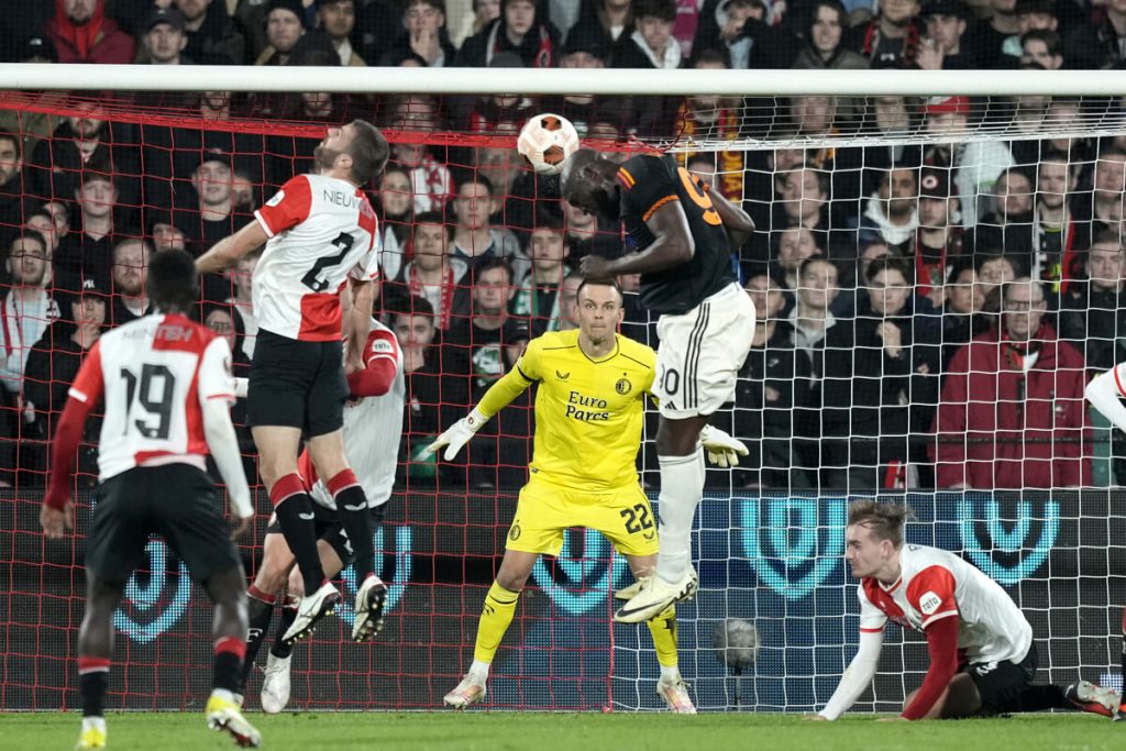 Feyenoord-Roma 1-1 | Lukaku pareggia a Rotterdam, all'Olimpico De Rossi si gioca la qualificazione agli ottavi di Europa League