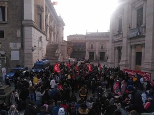 Piano Casa, pressing dei movimenti su Gualtieri. Dopo due ore di confronto, via alla cabina di regia