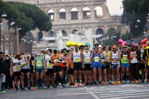 Maratona di Roma 2024, il Colosseo sulla medaglia ufficiale della corsa