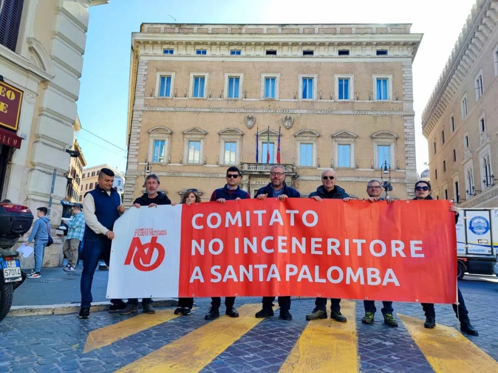 Gli ambientalisti contro il termovalorizzatore non mollano: "Pronti a riempire le piazze"