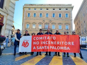 Gli ambientalisti contro il termovalorizzatore non mollano: "Pronti a riempire le piazze"