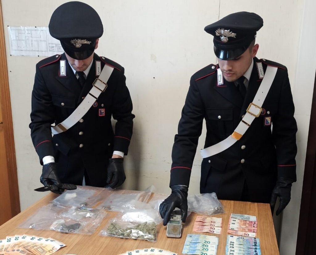 Nasconde 4000 di dosi pronte per lo spaccio: condannato a due anni e 8 mesi