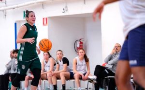Oxygen Roma cinica e gagliarda: al Palazzetto dello Sport è show
