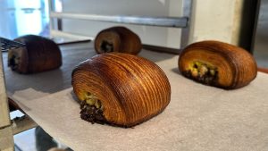 Siamo andati in un forno per capire cos’è e come si fa il Pain Suisse