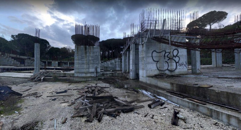 L’ecomostro nel parco di Colli d’Oro verso la demolizione. Addio alla mai nata Casa Lazio