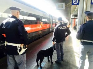 Truffano anziana e scappano con il treno Alta Velocità